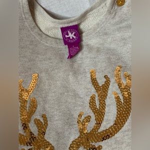 I selling this pretty dress size 6